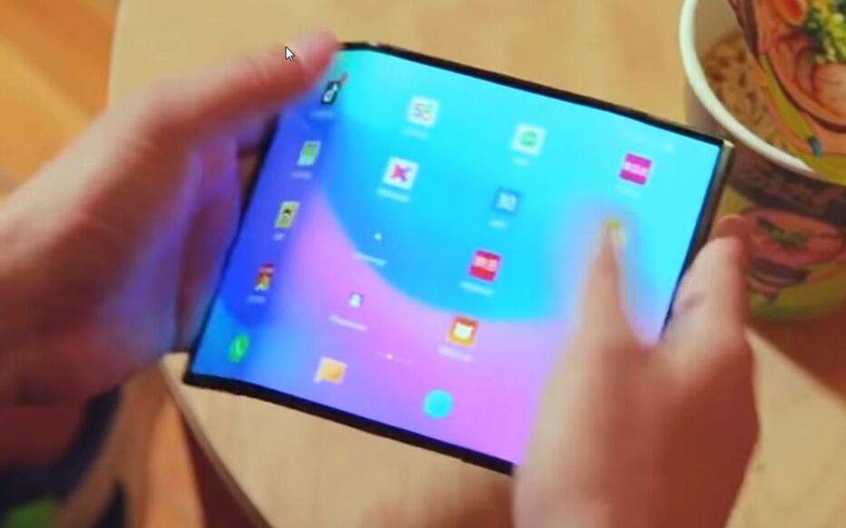 découvrez les dernières innovations en matière de tablettes pliables, concurrentes sur le marché. comparez les modèles, caractéristiques et prix pour choisir la tablette parfaite qui allie performance et design pliable.