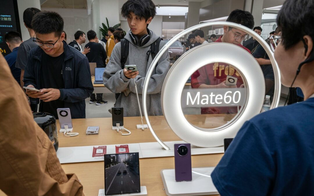 découvrez comment huawei innove dans le domaine des puces avancées, surmontant les défis technologiques et renforçant sa position dans l’industrie des semi-conducteurs.