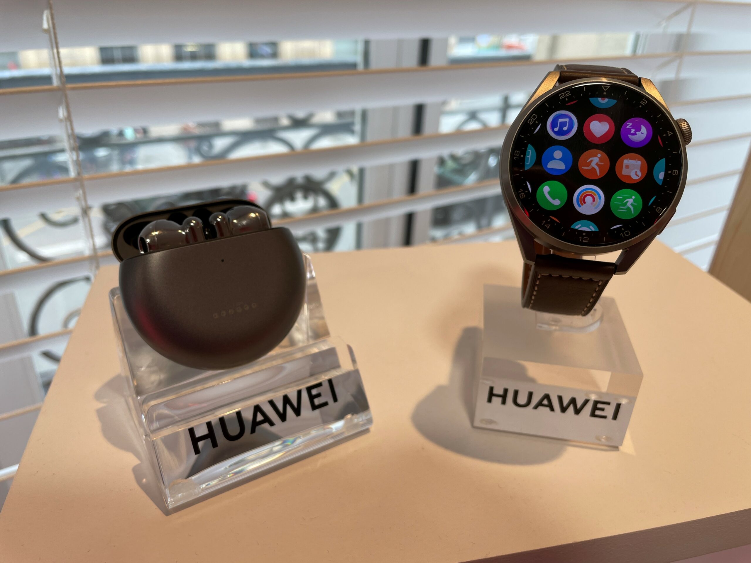découvrez comment huawei a marqué l'été dernier avec des innovations technologiques audacieuses, des lancements de produits captivants et des initiatives impressionnantes qui ont bouleversé le marché. ne manquez pas les temps forts de cette saison explosive!
