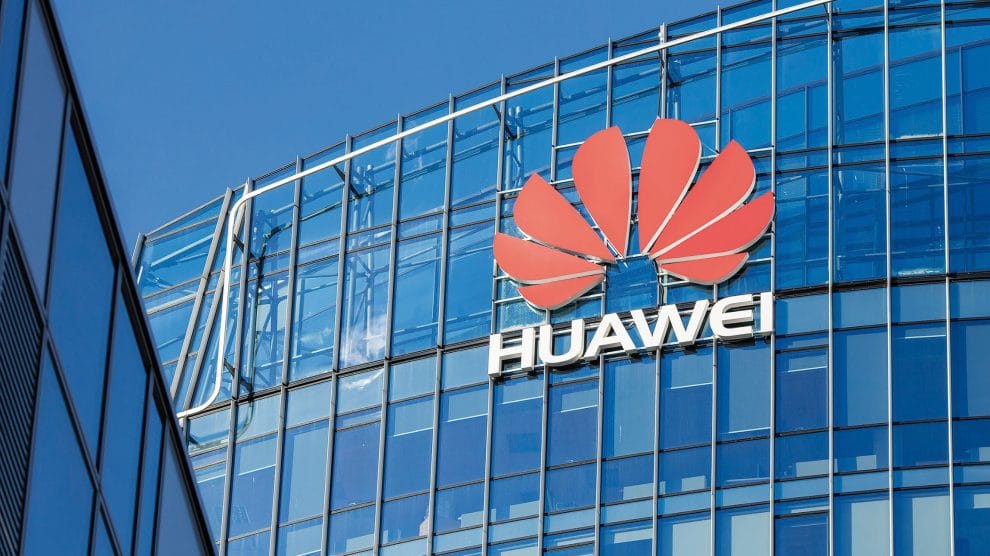 découvrez comment huawei intègre l'intelligence artificielle (ia) dans ses technologies pour innover dans les domaines des télécommunications, de l’informatique et des objets connectés.
