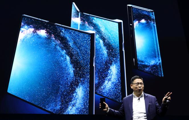 découvrez comment huawei prend l'avantage sur samsung dans le marché des smartphones pliables grâce à ses innovations technologiques et ses designs avant-gardistes.