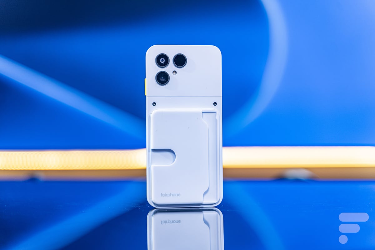 découvrez notre smartphone haut de gamme avec un écran exceptionnel de 8000 nits, offrant une luminosité maximale pour une visibilité parfaite même en plein soleil.