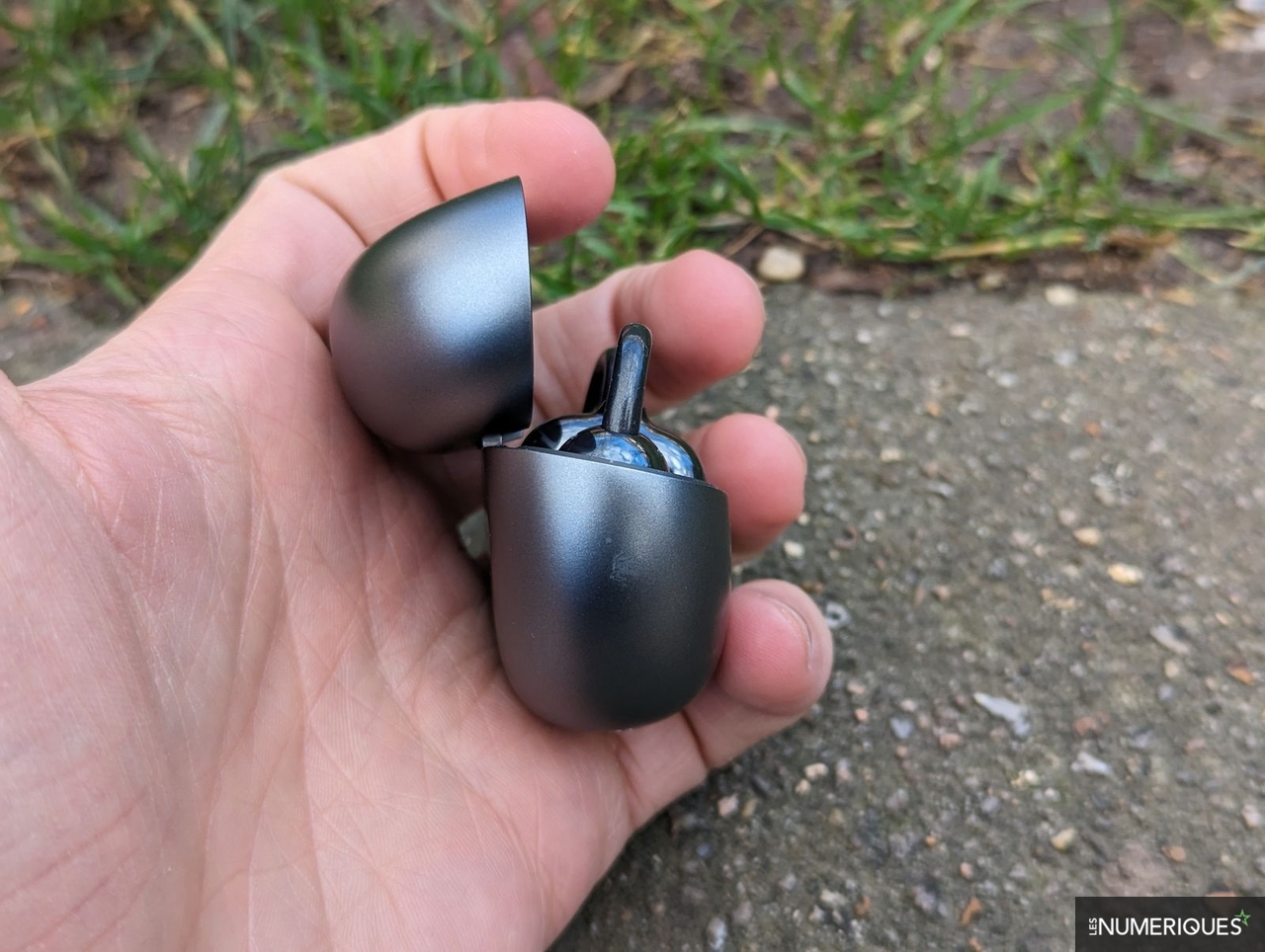 découvrez le huawei freeclip 2, un casque au design unique alliant style et innovation, mais présentant quelques petits défauts à considérer avant l'achat.