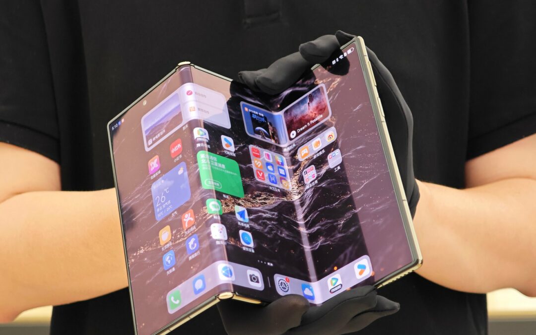 découvrez les différences entre téléphones triple pli et tablettes : fonctionnalités, avantages et quel appareil choisir selon vos besoins.