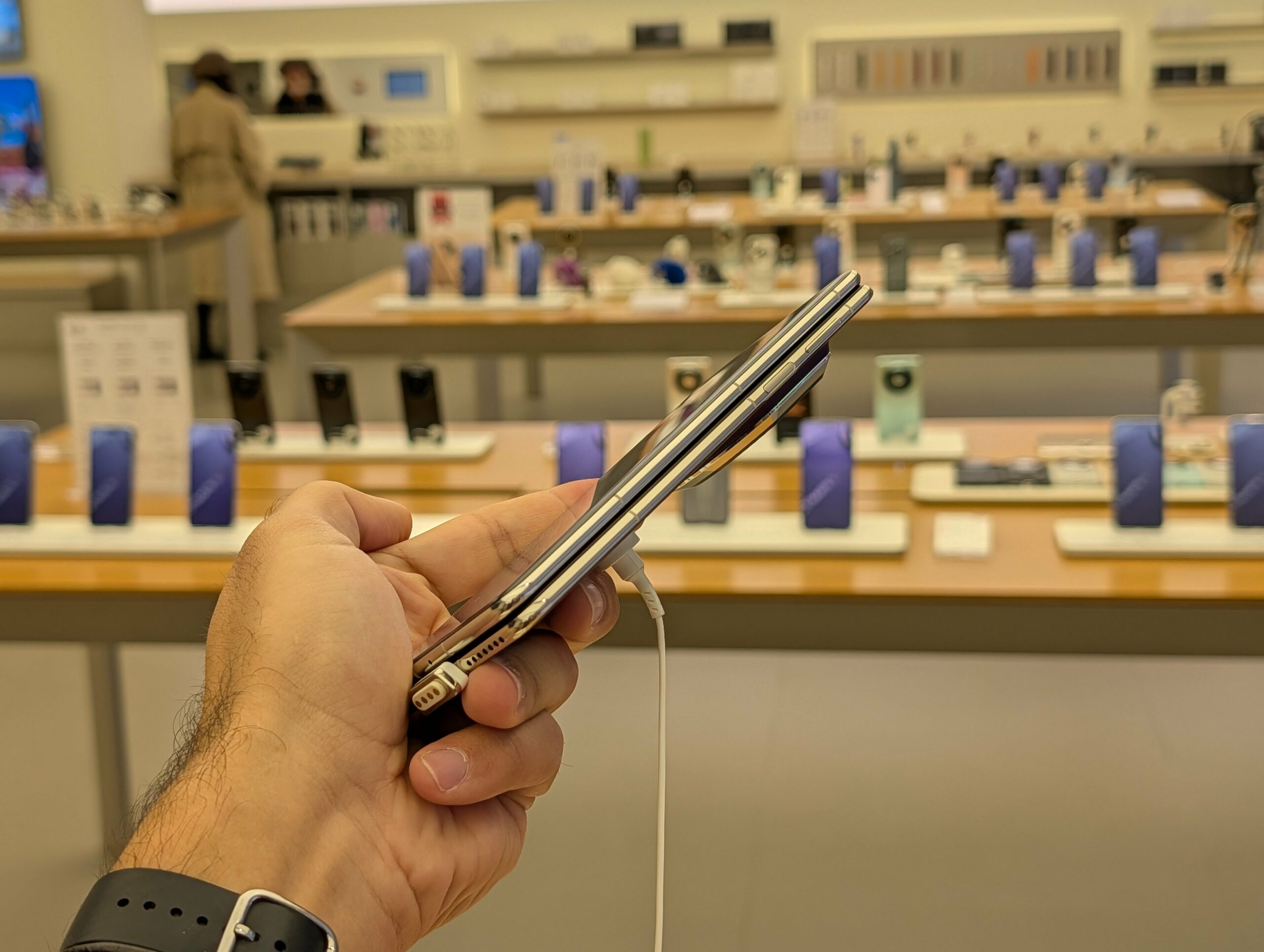 découvrez notre test complet du huawei mate x7, un concurrent sérieux aux modèles samsung avec ses performances innovantes et son design élégant.